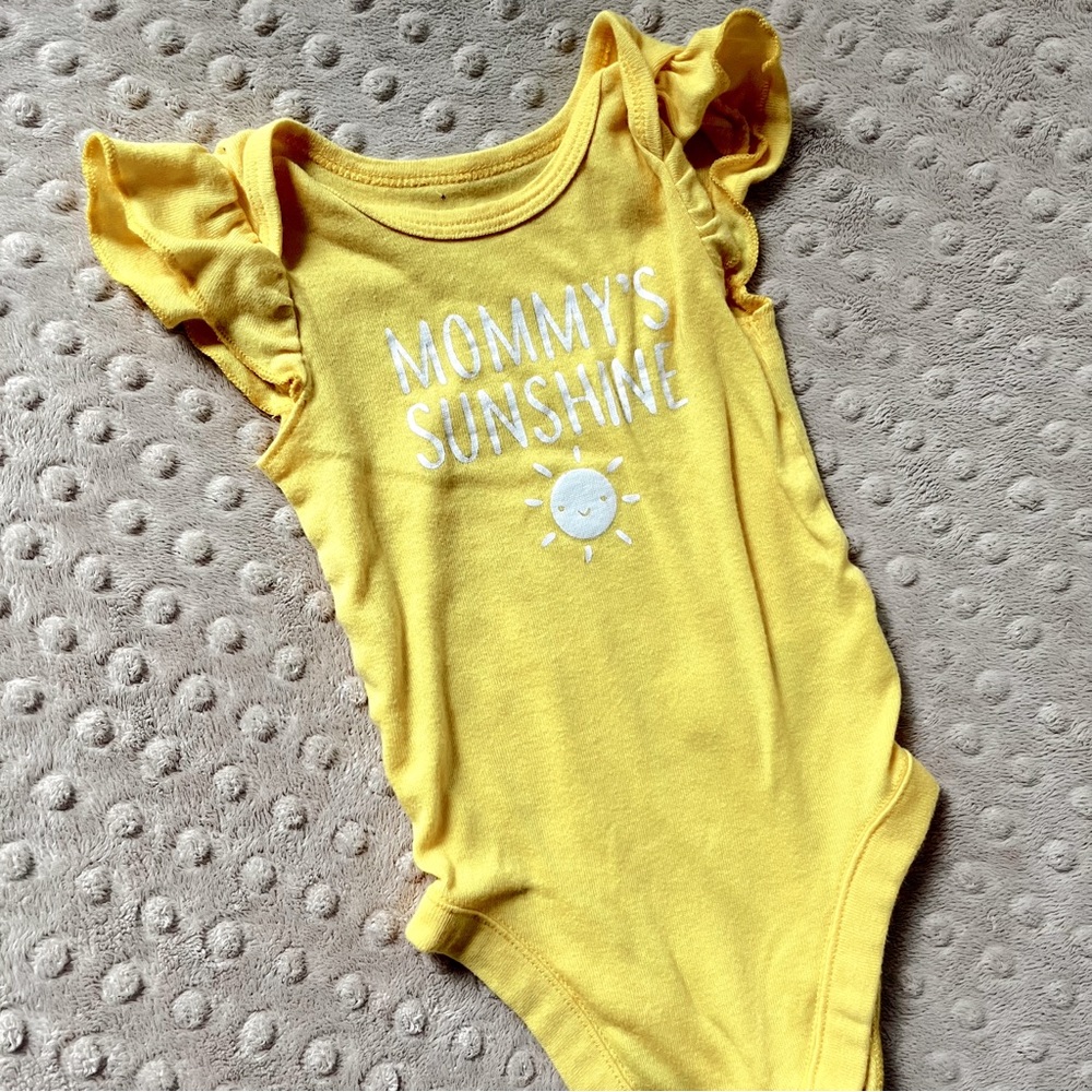 mommy’s sunshine ruffle onesie 🌞